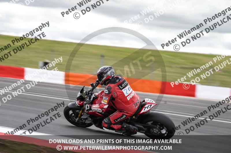 cadwell no limits trackday;cadwell park;cadwell park photographs;cadwell trackday photographs;enduro digital images;event digital images;eventdigitalimages;navarra;no limits trackdays;peter wileman photography;racing digital images;trackday digital images;trackday photos